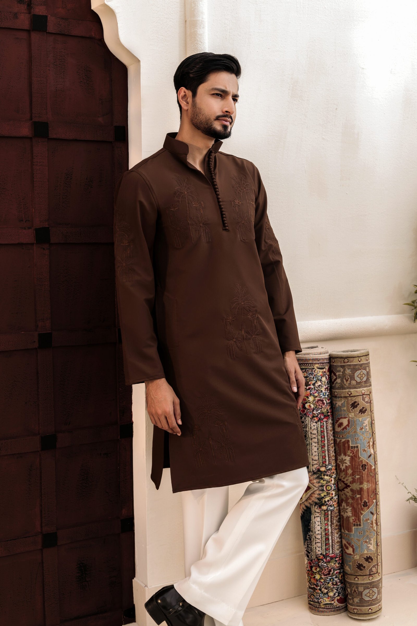 Palm tree embroidery work - Deep brown - Image 3